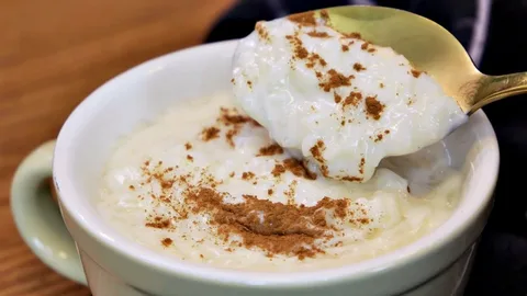Arroz Doce Cremoso com Canela e Nozes Um Aroma Tradicional que Aquece o Coração