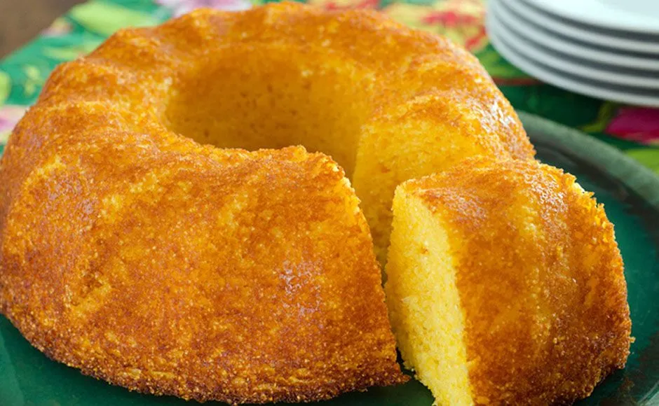 Bolo de Milho Rústico com Coco e Erva-Doce Um Sabor Tradicional que Aquece a Alma