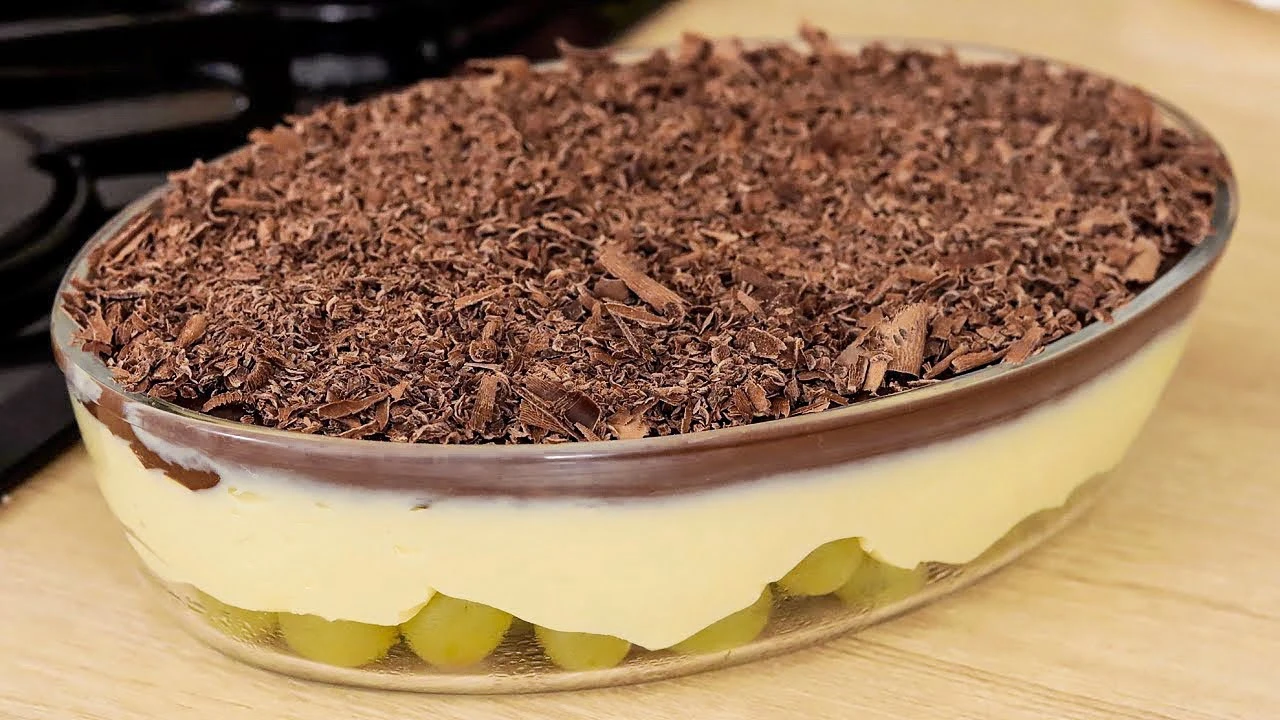 Bombom de Travessa Cremoso com Chocolate e Amendoim Uma Facilidade que Delicia