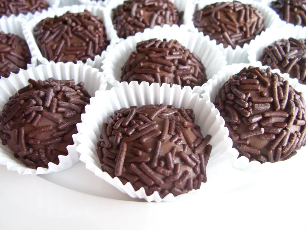 Brigadeiro de Micro-ondas Rápido com Toque de Canela Um Sabor Clássico que Simplifica