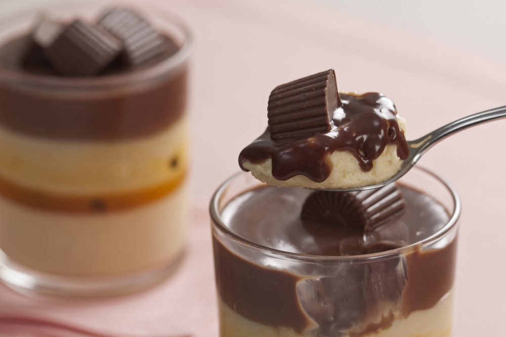 Doce Gelado de Coco com Chocolate e Amêndoas Um Paraíso Tropical Congelado