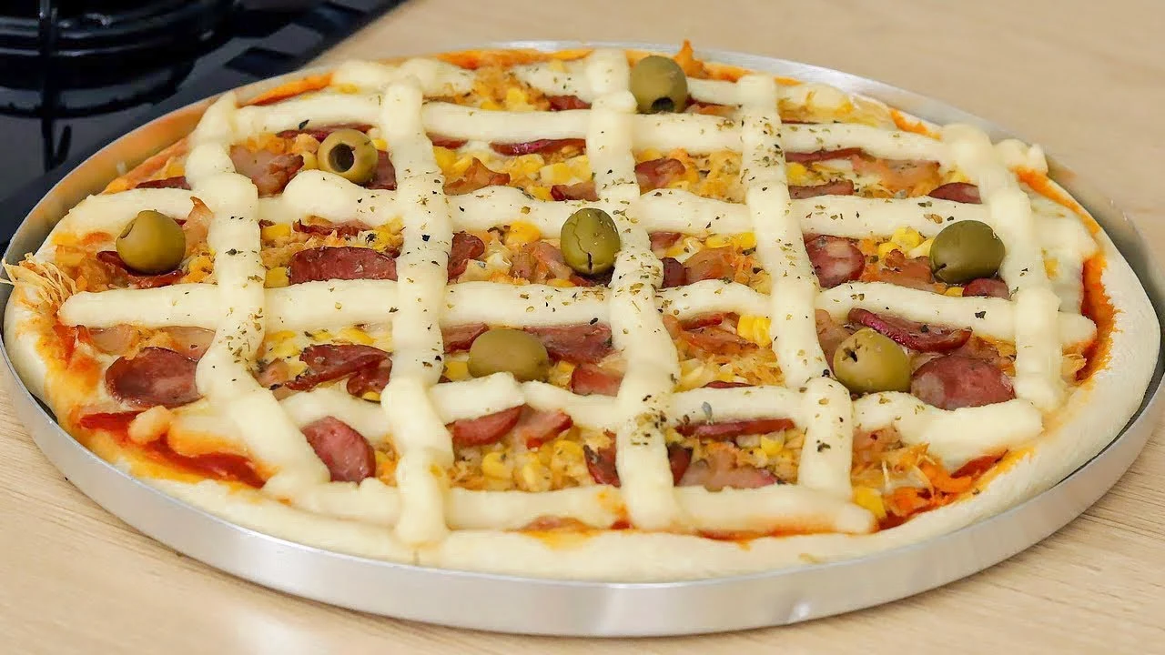 Massa de Pizza Caseira com Orégano e Azeite: Uma Base Crocante para Sabor Único