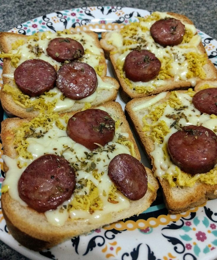 Mini Pizza de Pão de Forma na Frigideira Um Lanche Rápido e Saboroso