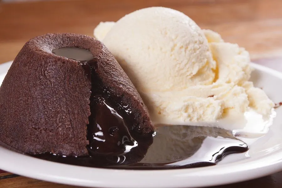 Petit Gateau Derretido com Chocolate e Laranja Um Sabor Intenso que Encanta