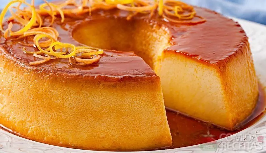 Pudim de Leite Condensado Aveludado com Calda de Laranja Um Clássico que Derrete na Boca